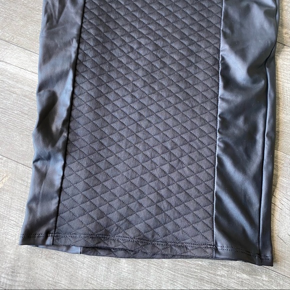 4FOR25 Black a line leather quilted long skirt - Picture 3 of 5